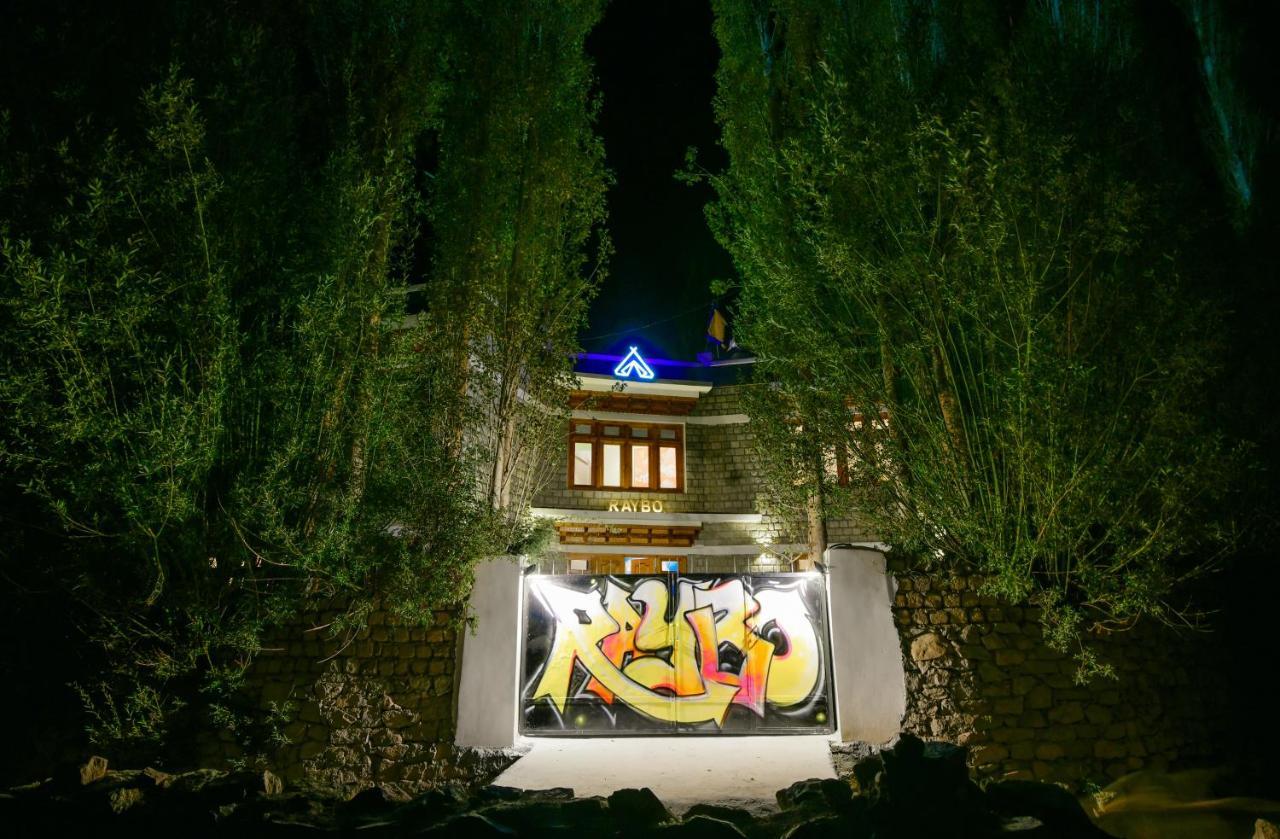Raybo Hostel Leh Exterior foto
